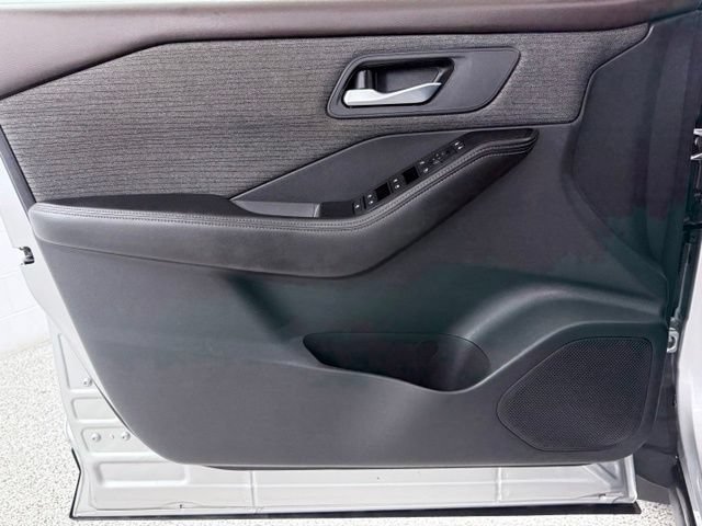 Used 2022 Nissan Rogue SV FWD image 17