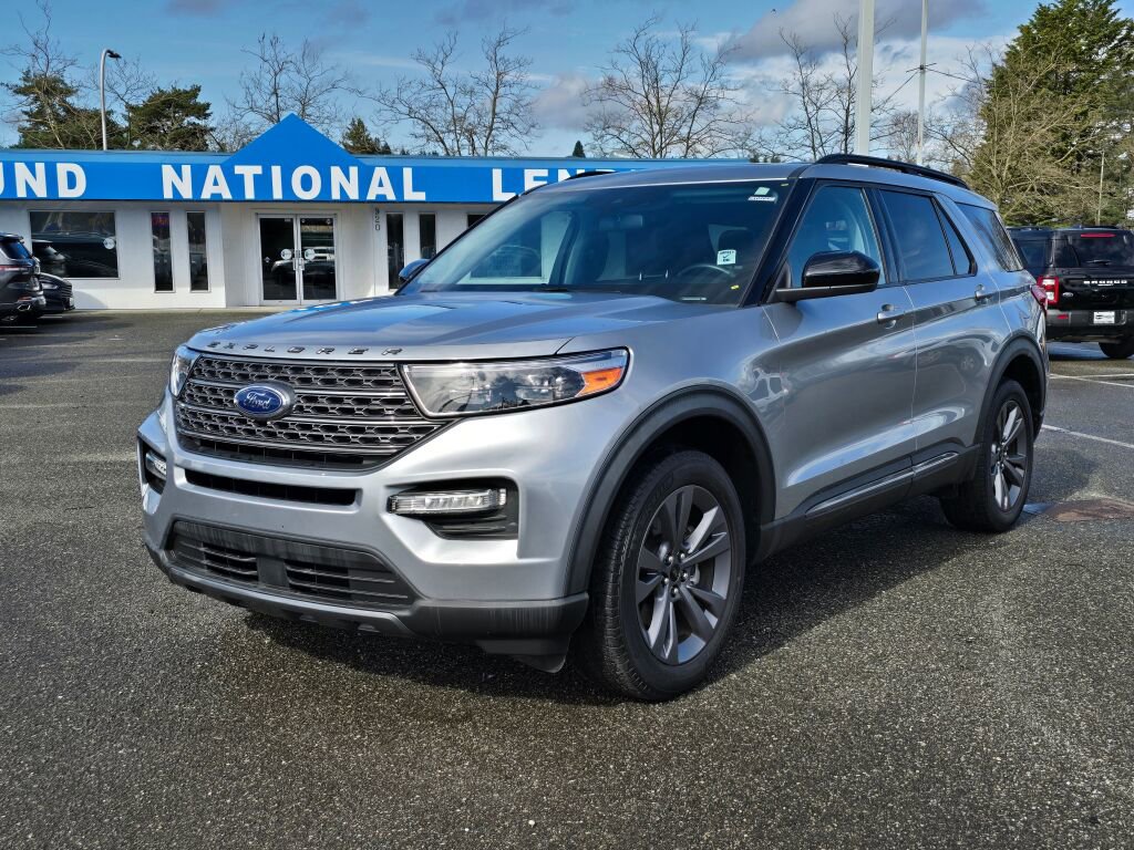 Used 2022 Ford Explorer XLT w/ Equipment Group 202A AWD/4WD image 1