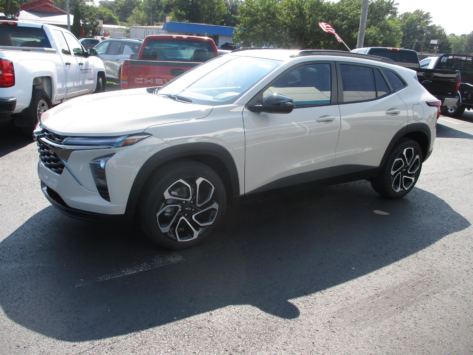 New 2026 Chevrolet Trax RS w/ Sunroof Package image 6