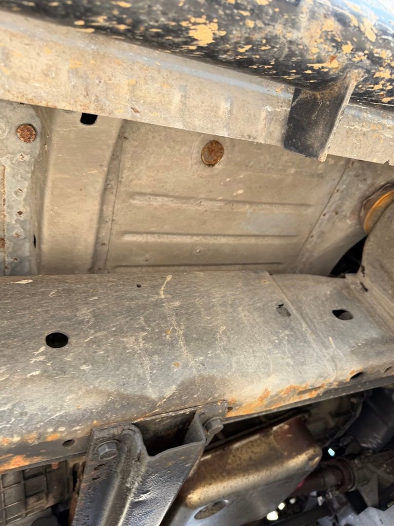 Used 2004 Chevrolet Silverado 2500 LT w/ Heavy-Duty Power Package image 8