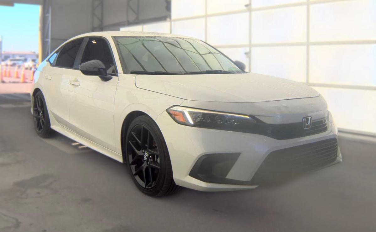 Used 2023 Honda Civic Sport image 3