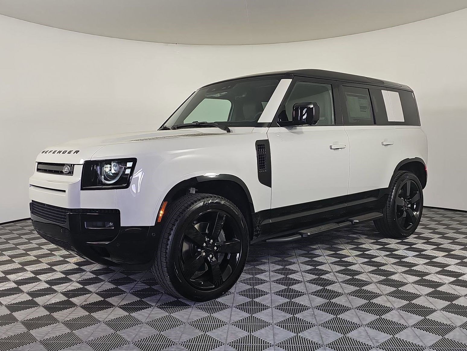 New 2026 Land Rover Defender 110 X-Dynamic SE video 1