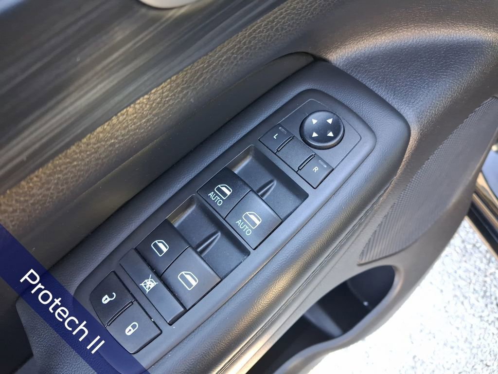 Used 2021 Jeep Grand Cherokee Laredo X image 11