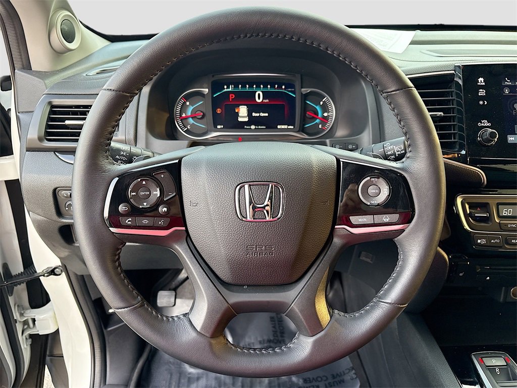 Used 2022 Honda Pilot Touring image 11