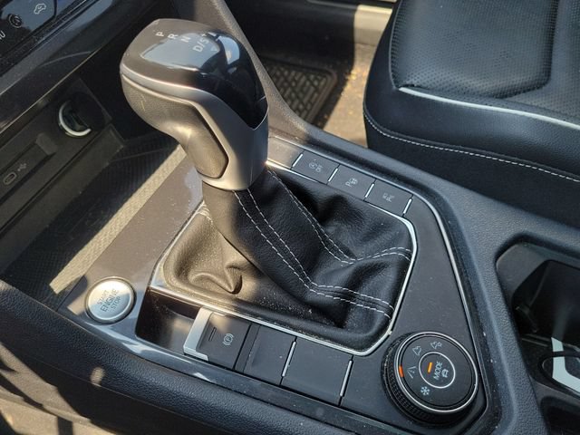 Used 2022 Volkswagen Tiguan SEL R-Line AWD/4WD image 35