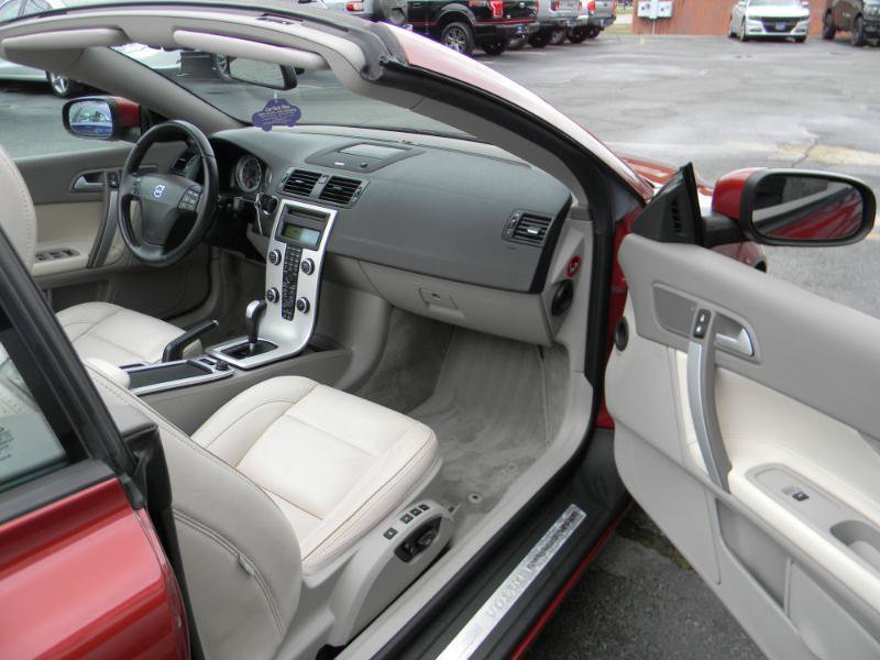Used 2012 Volvo C70 T5 w/ Climate Pkg FWD image 24