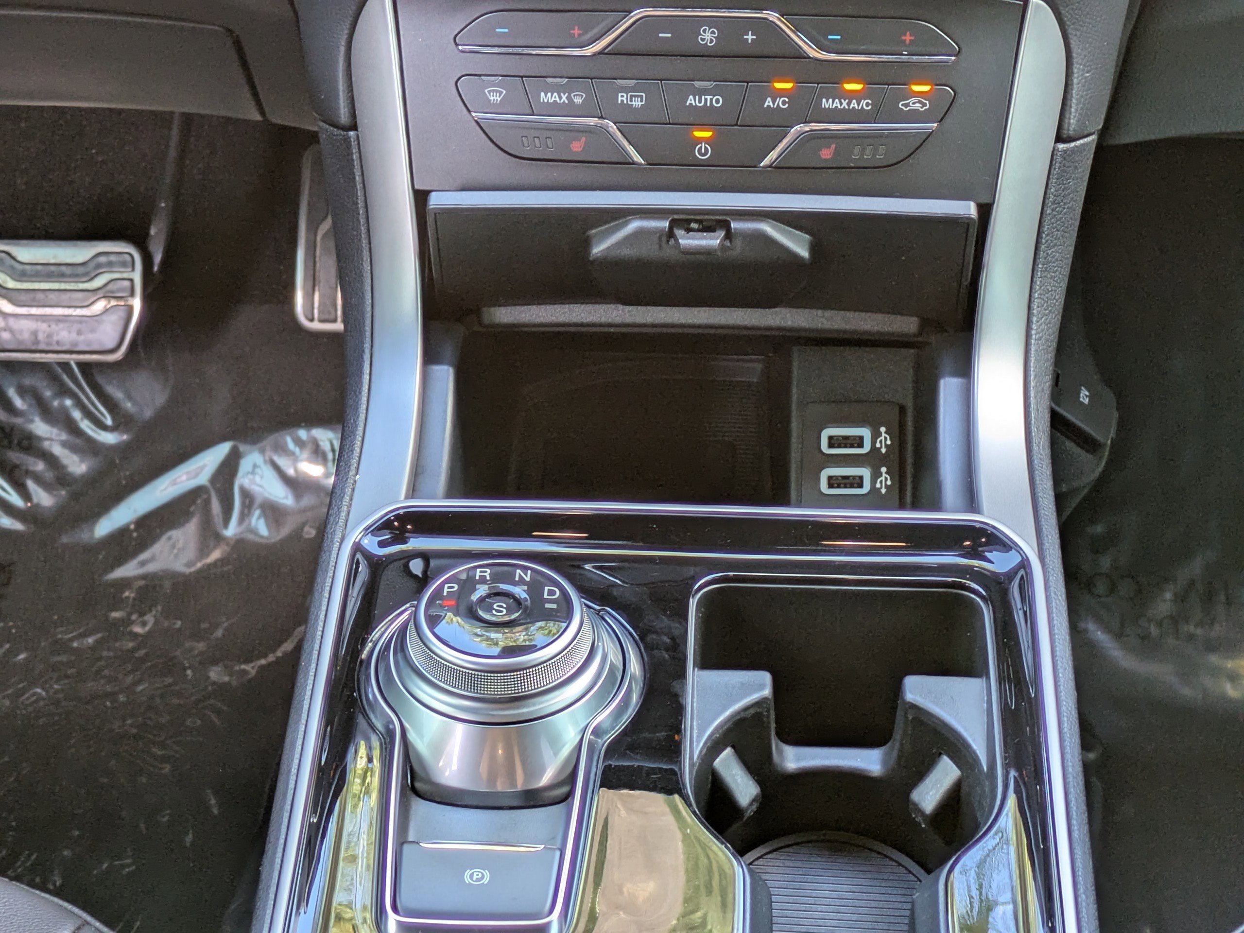 Used 2020 Ford Edge ST-Line image 18