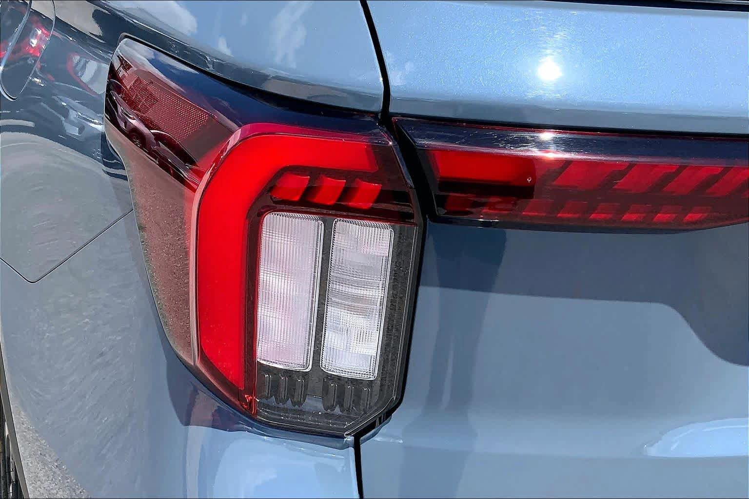 Certified 2025 Ford Explorer ST-Line RWD image 28