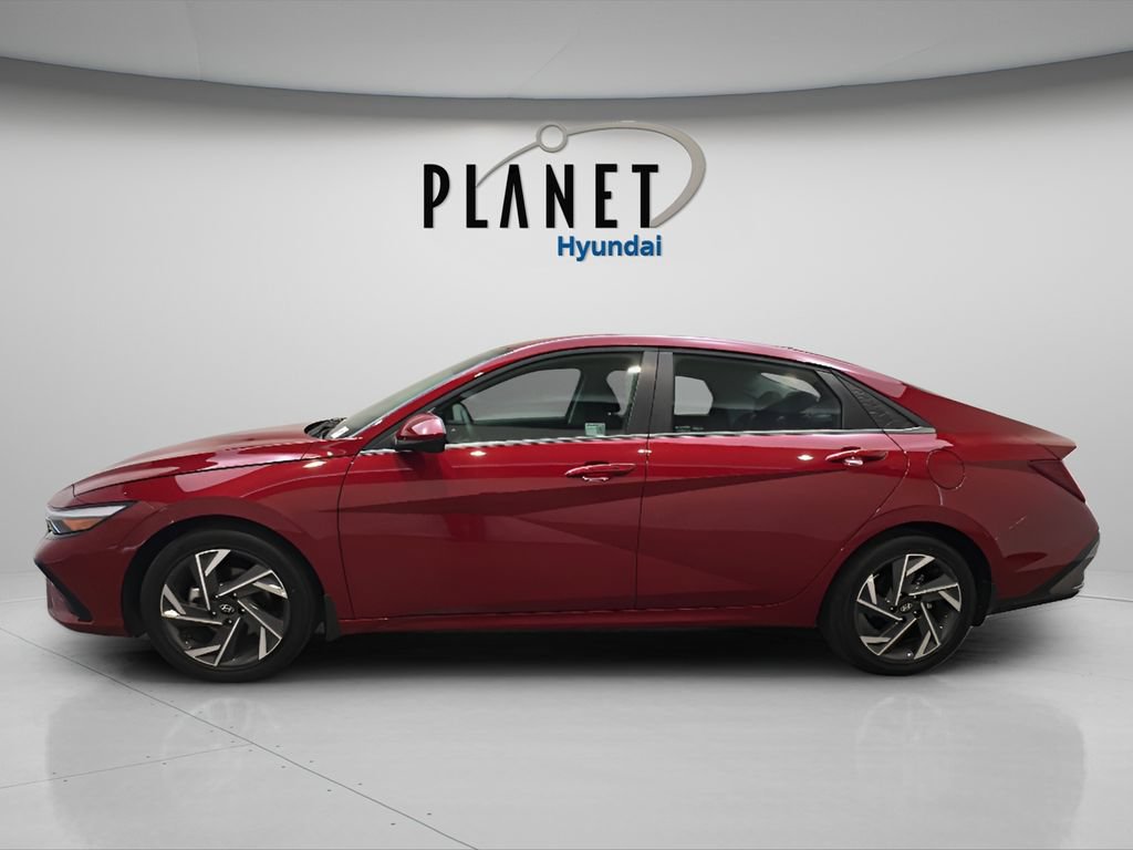 Certified 2025 Hyundai Elantra SEL FWD image 3