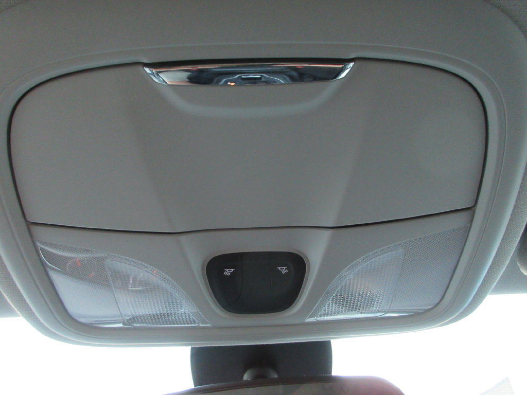 Used 2020 Jeep Cherokee Latitude FWD image 32
