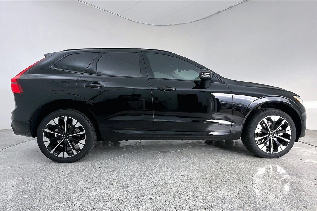 New 2026 Volvo XC60 B5 Plus w/ Climate Package AWD/4WD image 7