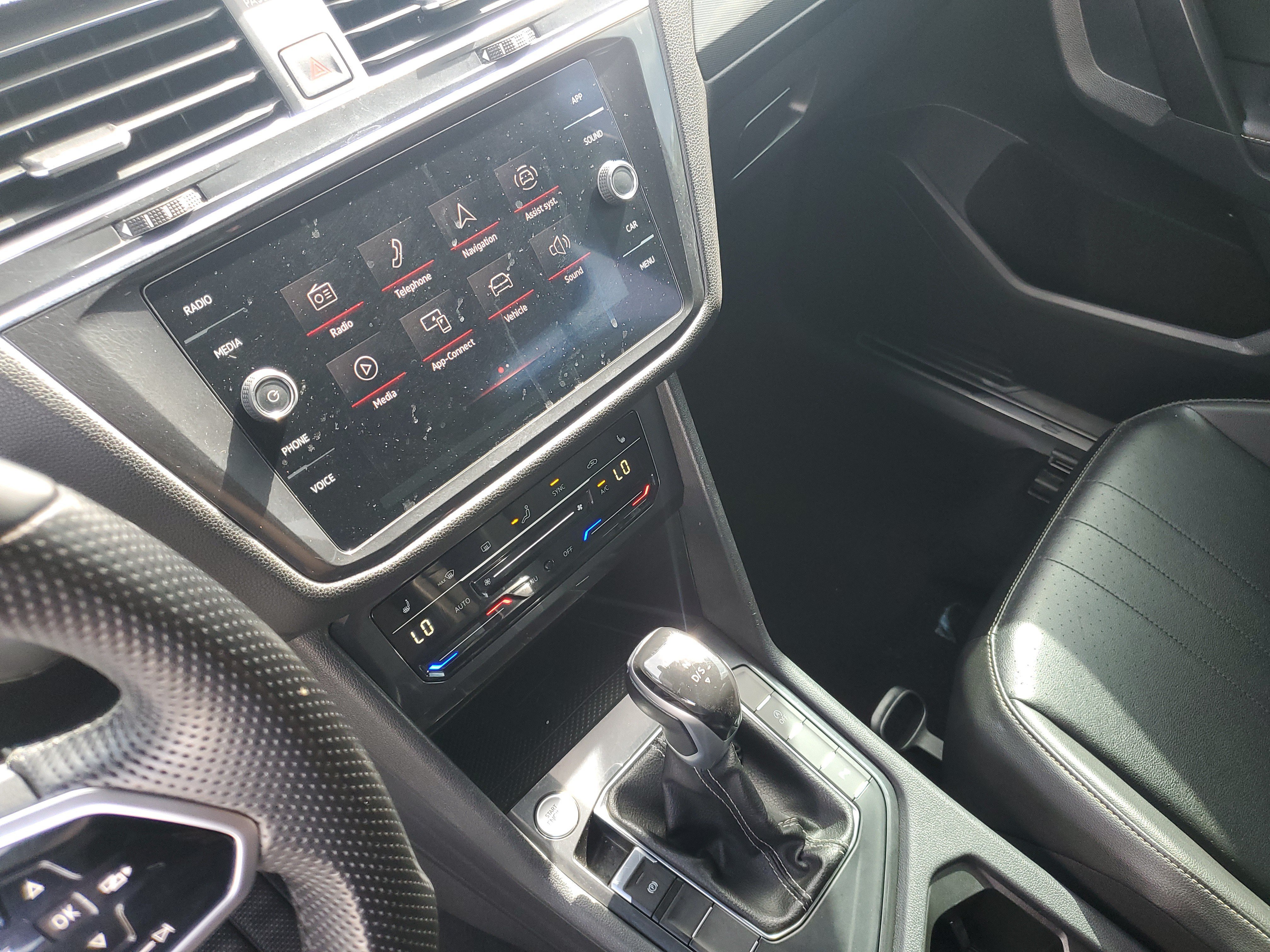 Used 2022 Volkswagen Tiguan SE R-Line FWD image 19