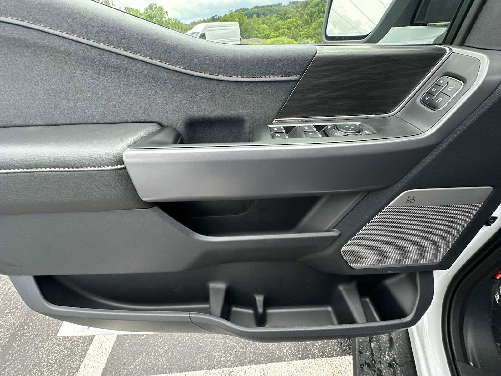 New 2025 Ford F150 Lightning Lariat image 19