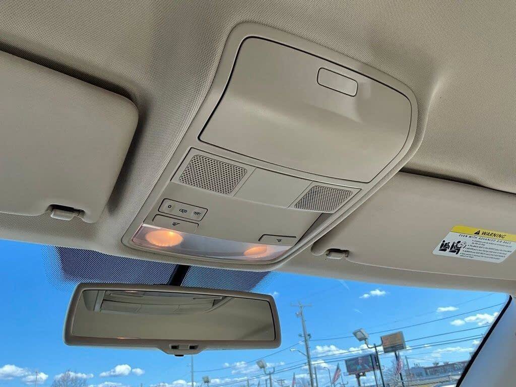 Used 2017 Volkswagen Tiguan S image 16