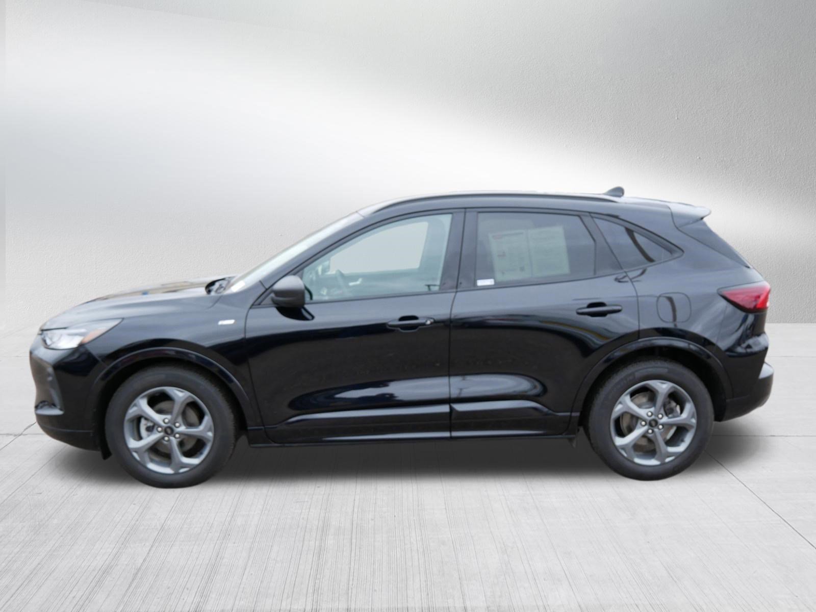 Used 2023 Ford Escape ST-Line w/ Tech Pack #1 FWD image 4