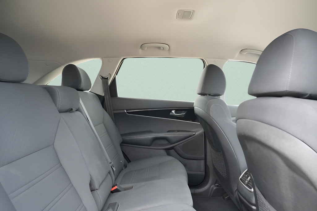 Used 2019 Kia Sorento FWD V6 image 14
