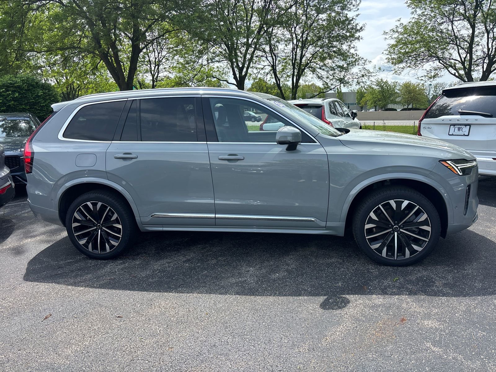 Used 2026 Volvo XC90 B6 Plus w/ Protection Package Premier AWD/4WD image 4