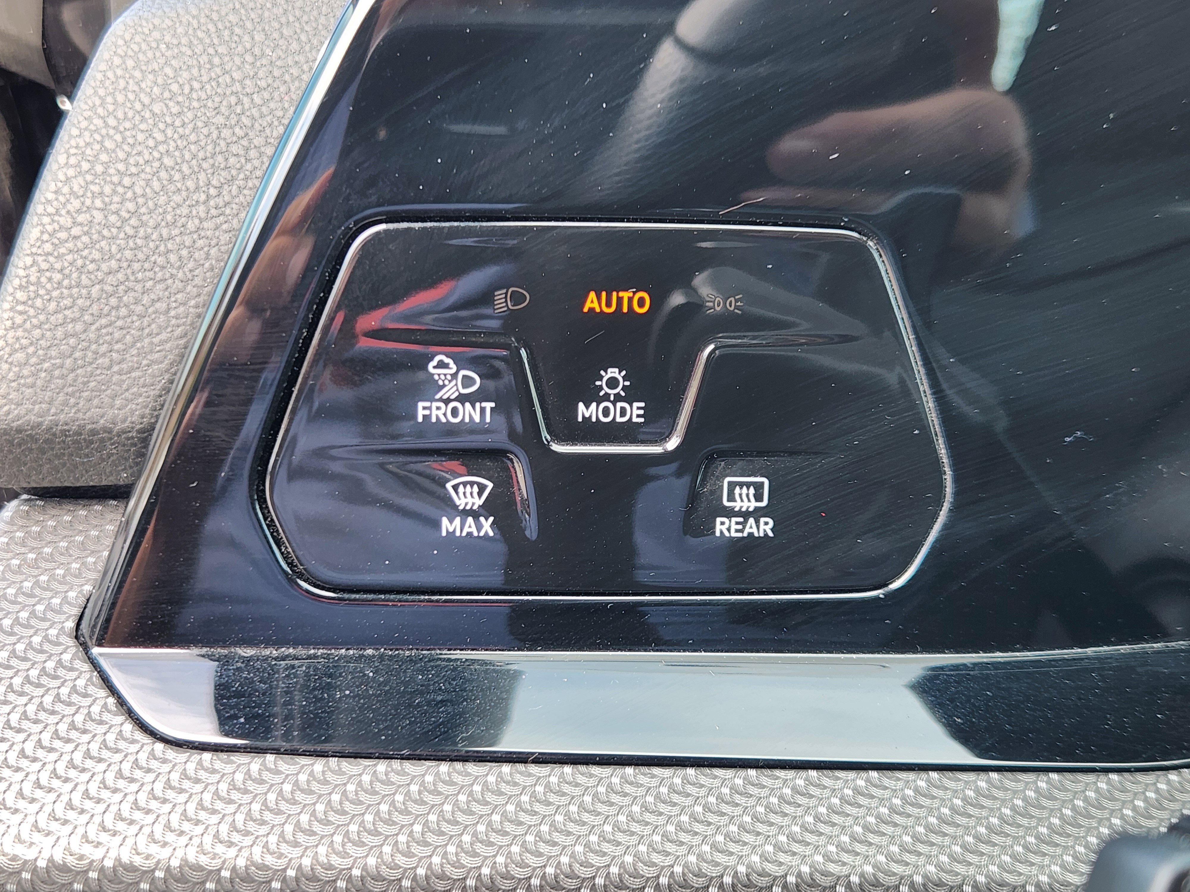 Certified 2024 Volkswagen Golf R AWD/4WD image 26