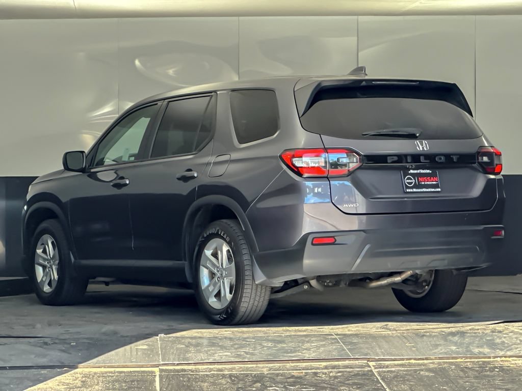 Used 2023 Honda Pilot LX image 5