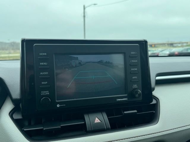 Used 2021 Toyota RAV4 XLE w/ Convenience Package image 4