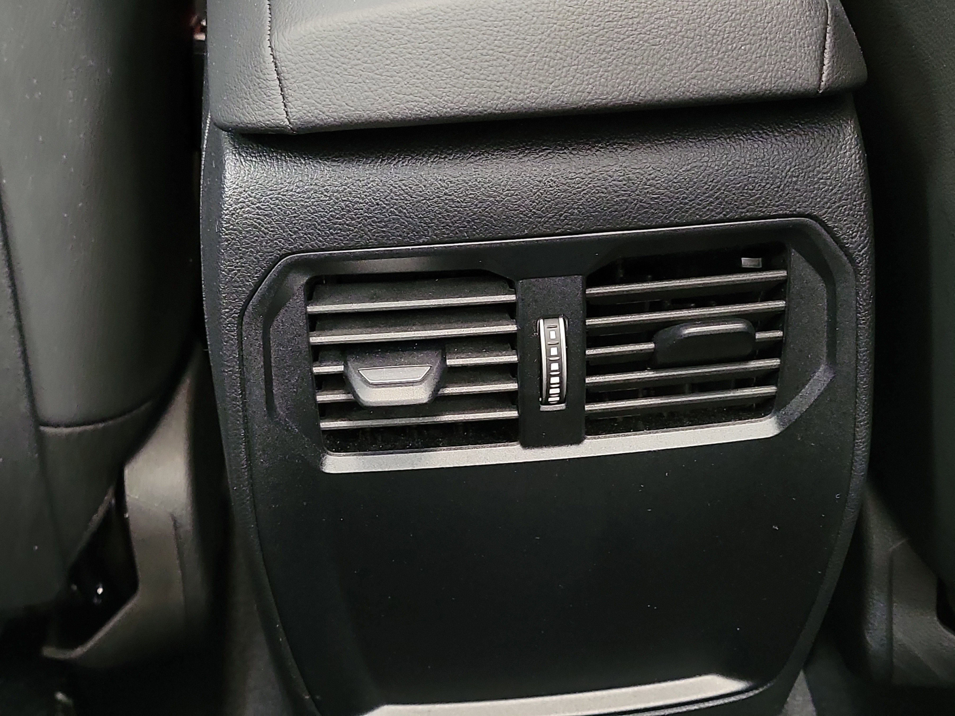 Used 2025 BMW M440i Convertible image 9