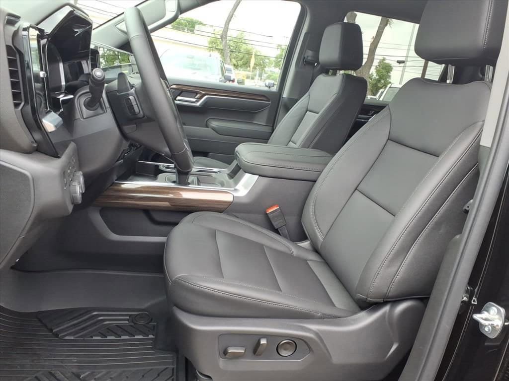New 2026 Chevrolet Silverado 1500 RST w/ Safety Package AWD/4WD image 18