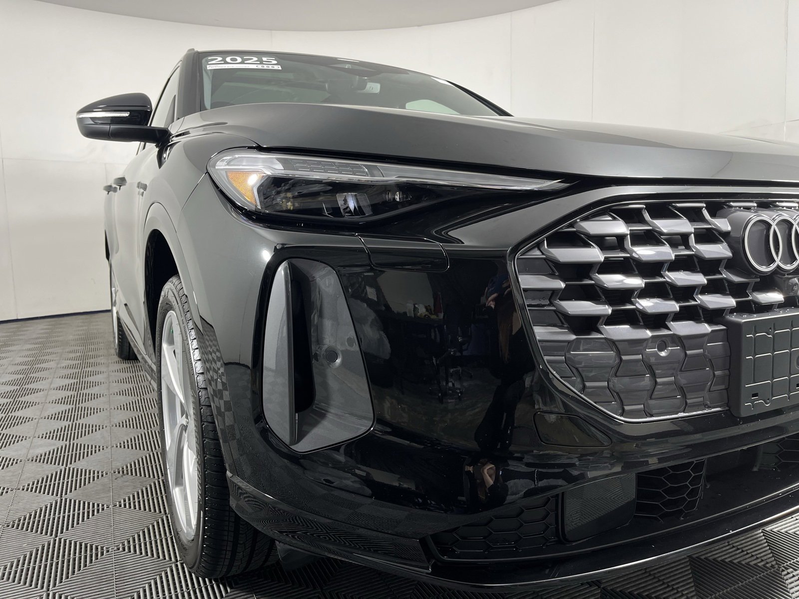 Used 2025 Audi Q5 2.0T Premium Plus w/ Premium Plus image 3