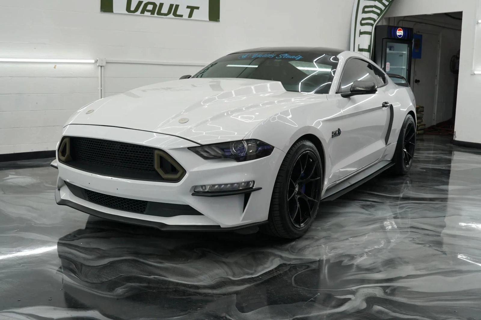 Used 2019 Ford Mustang GT Premium w/ Equipment Group 401A RWD image 1