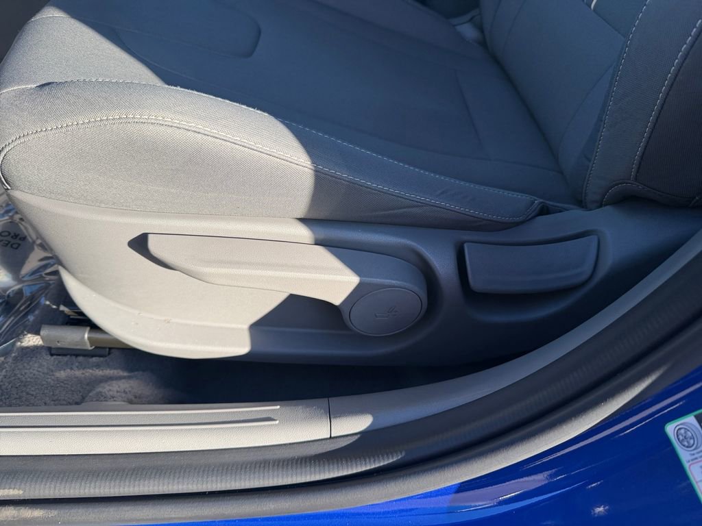 Certified 2025 Hyundai Elantra Sport image 20