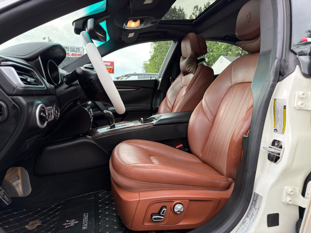 Used 2016 Maserati Ghibli RWD image 9