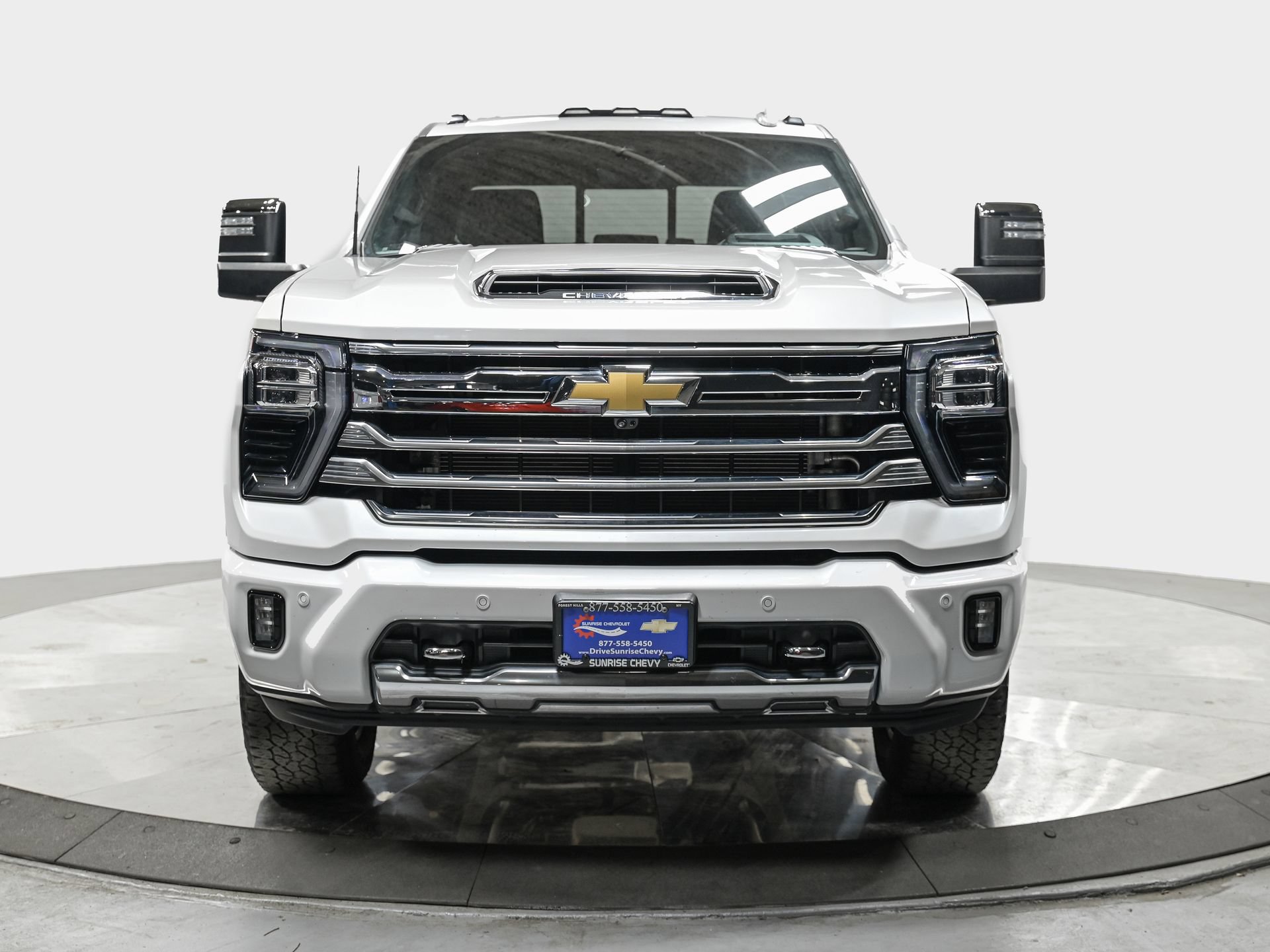 Used 2024 Chevrolet Silverado 2500 High Country w/ High Country Premium Package AWD/4WD image 10
