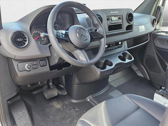New 2025 Mercedes-Benz Sprinter 4500 image 9
