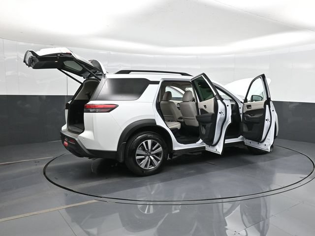 Used 2026 Nissan Pathfinder SL FWD image 59