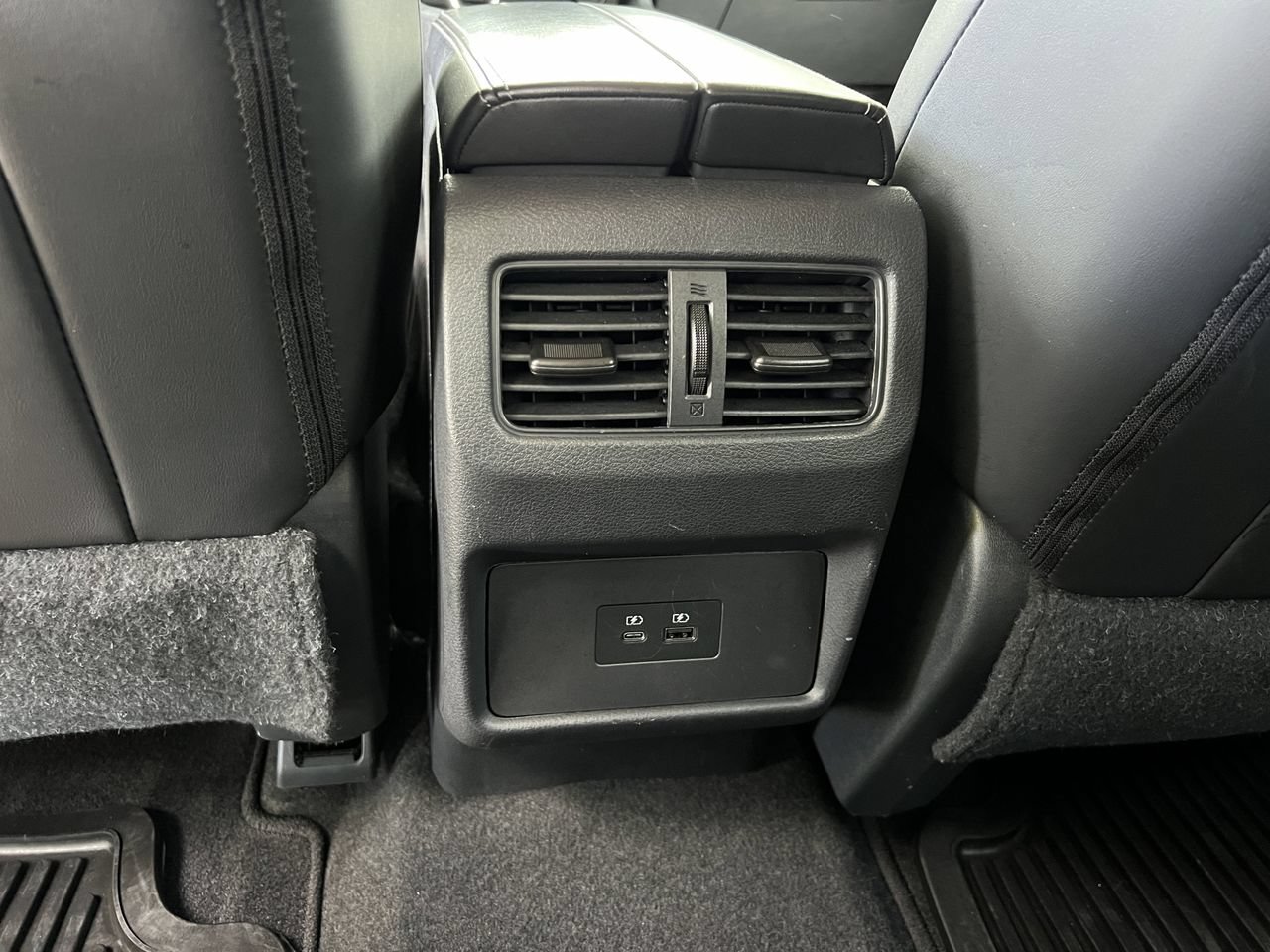 Used 2022 Nissan Rogue SV w/ SV Premium Package FWD image 26
