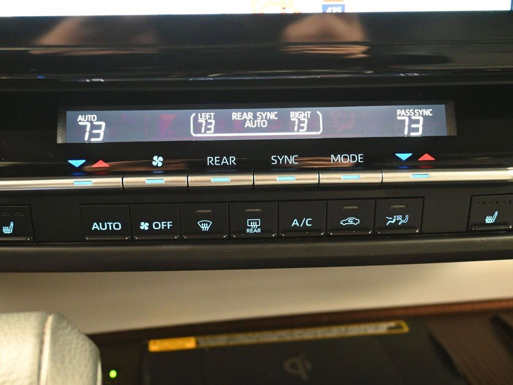 Certified 2024 Toyota Sienna XLE w/ XLE Plus Package image 25