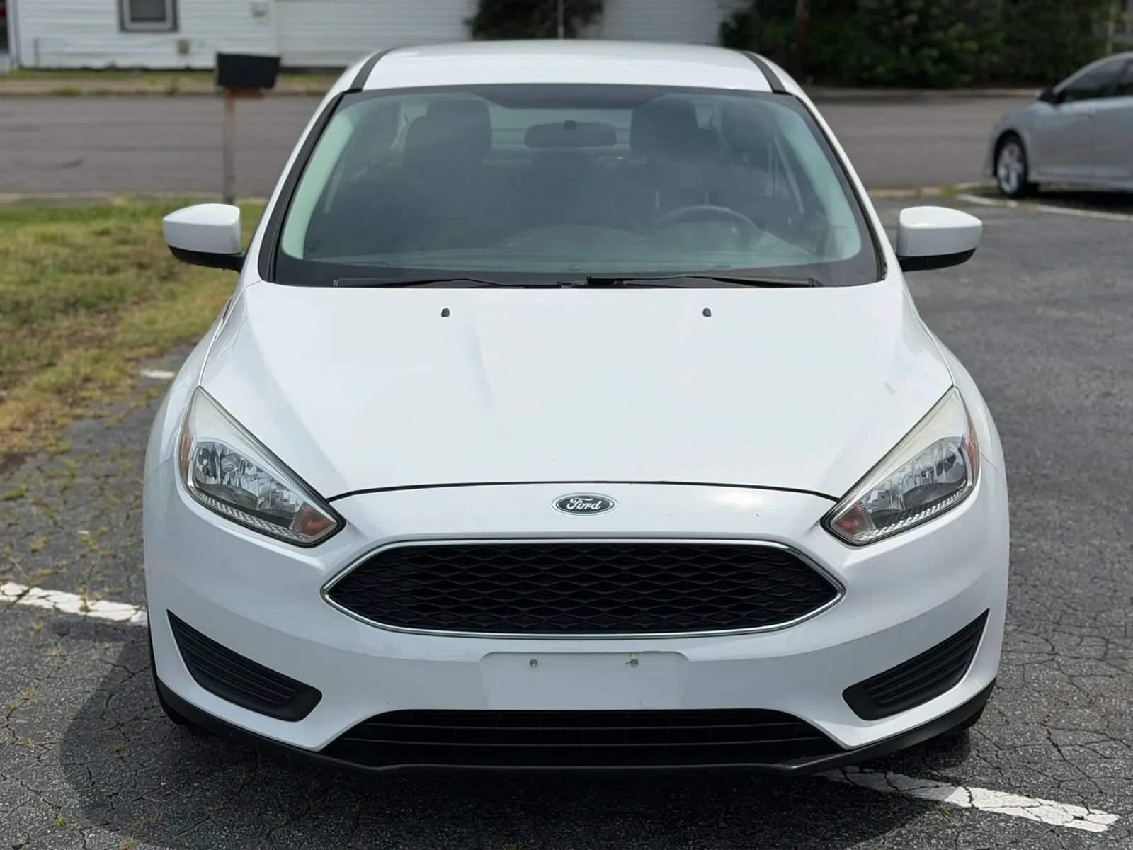 Used 2018 Ford Focus SE FWD image 2