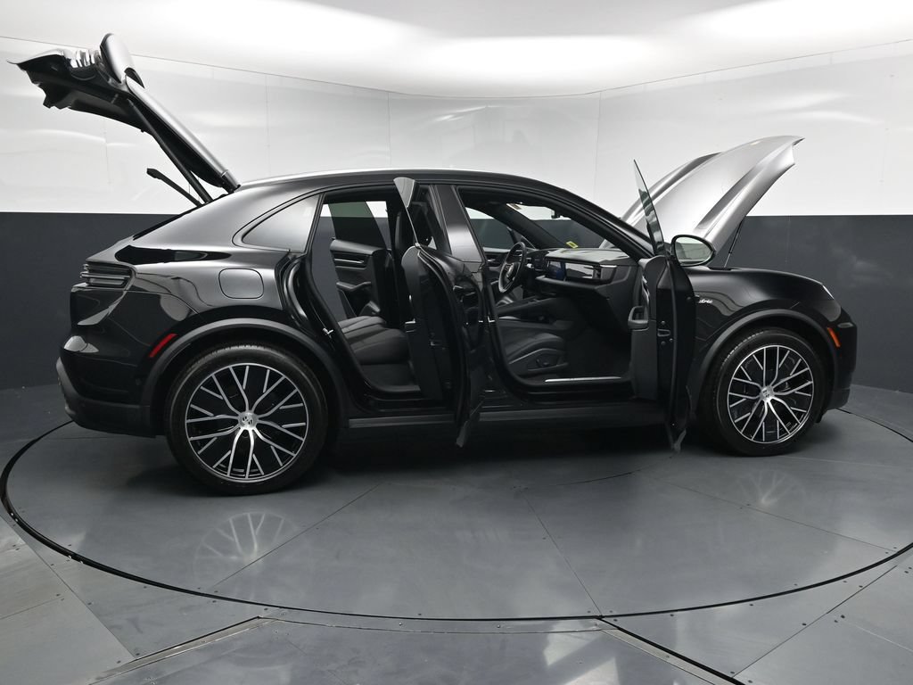 New 2026 Porsche Macan 4 Electric AWD/4WD image 33
