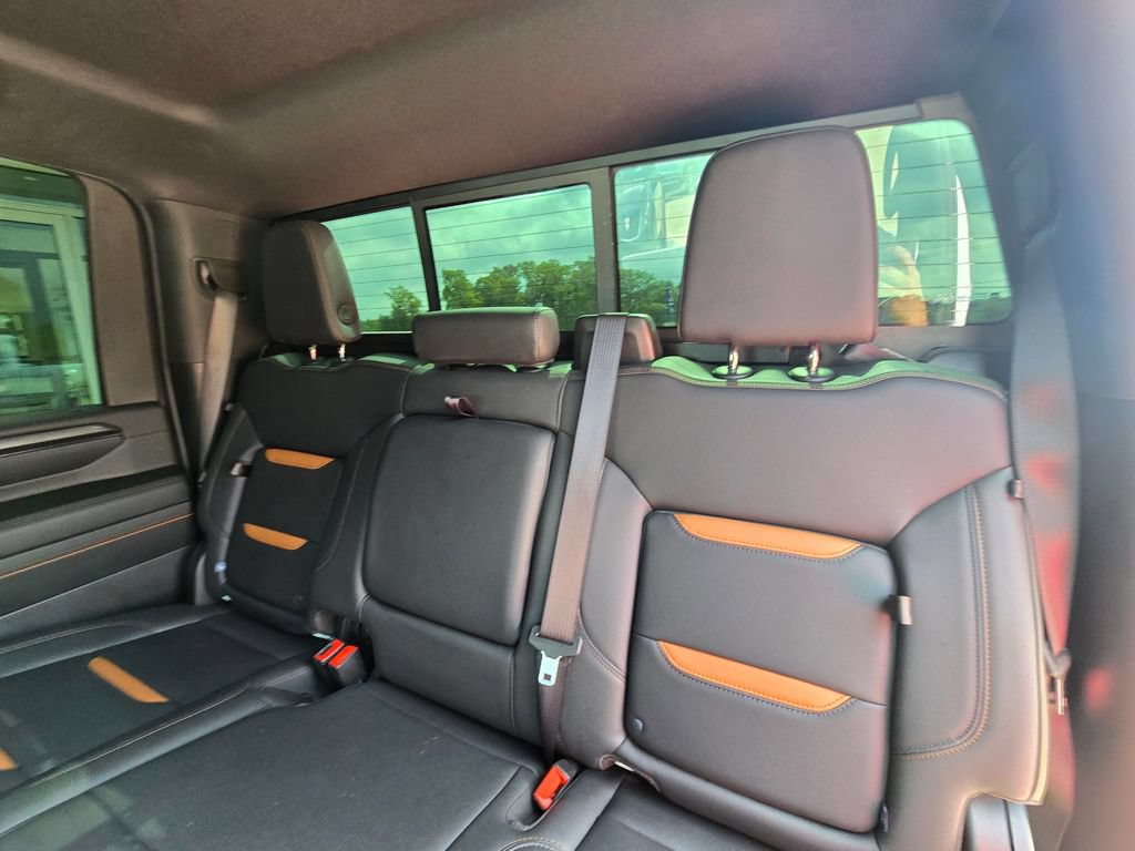 Used 2024 GMC Sierra 2500 AT4 w/ AT4 Premium Plus Package AWD/4WD image 19