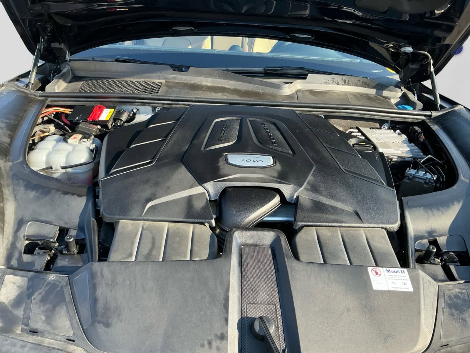 Used 2021 Porsche Cayenne AWD/4WD image 7