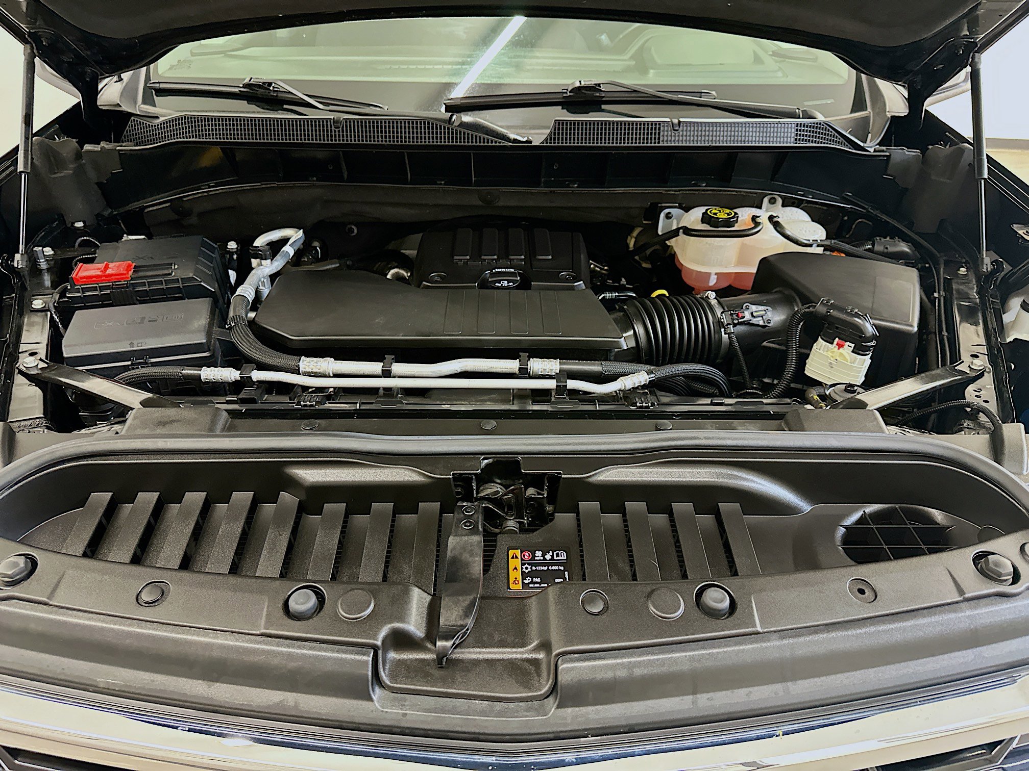 Used 2023 Chevrolet Silverado 1500 LT AWD/4WD image 34