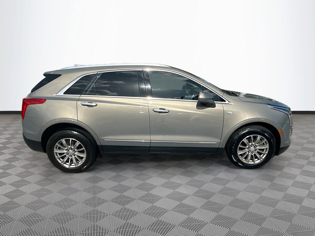 Used 2018 Cadillac XT5 Luxury w/ Driver Awareness Package image 9