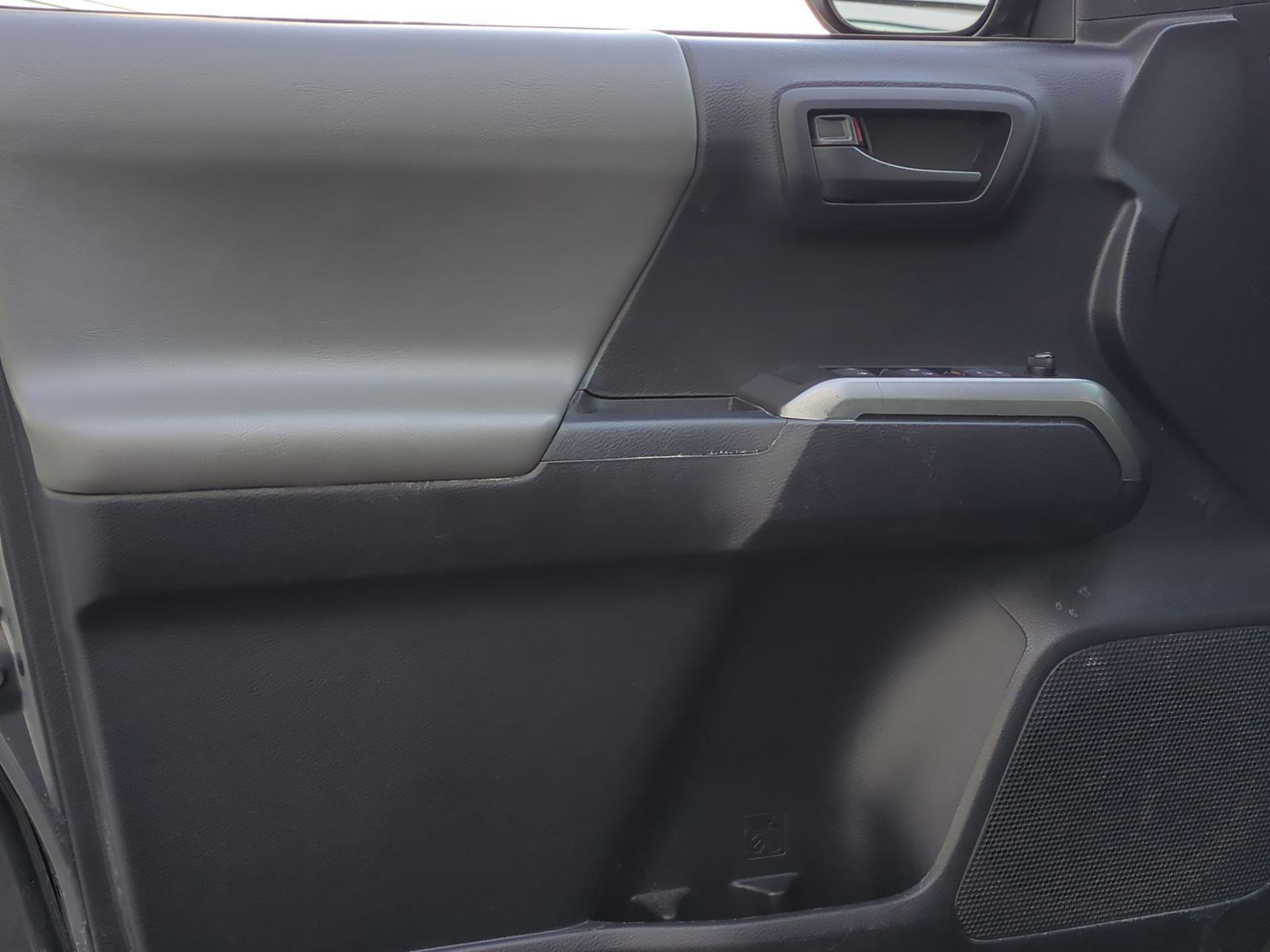 Used 2020 Toyota Tacoma SR5 image 14