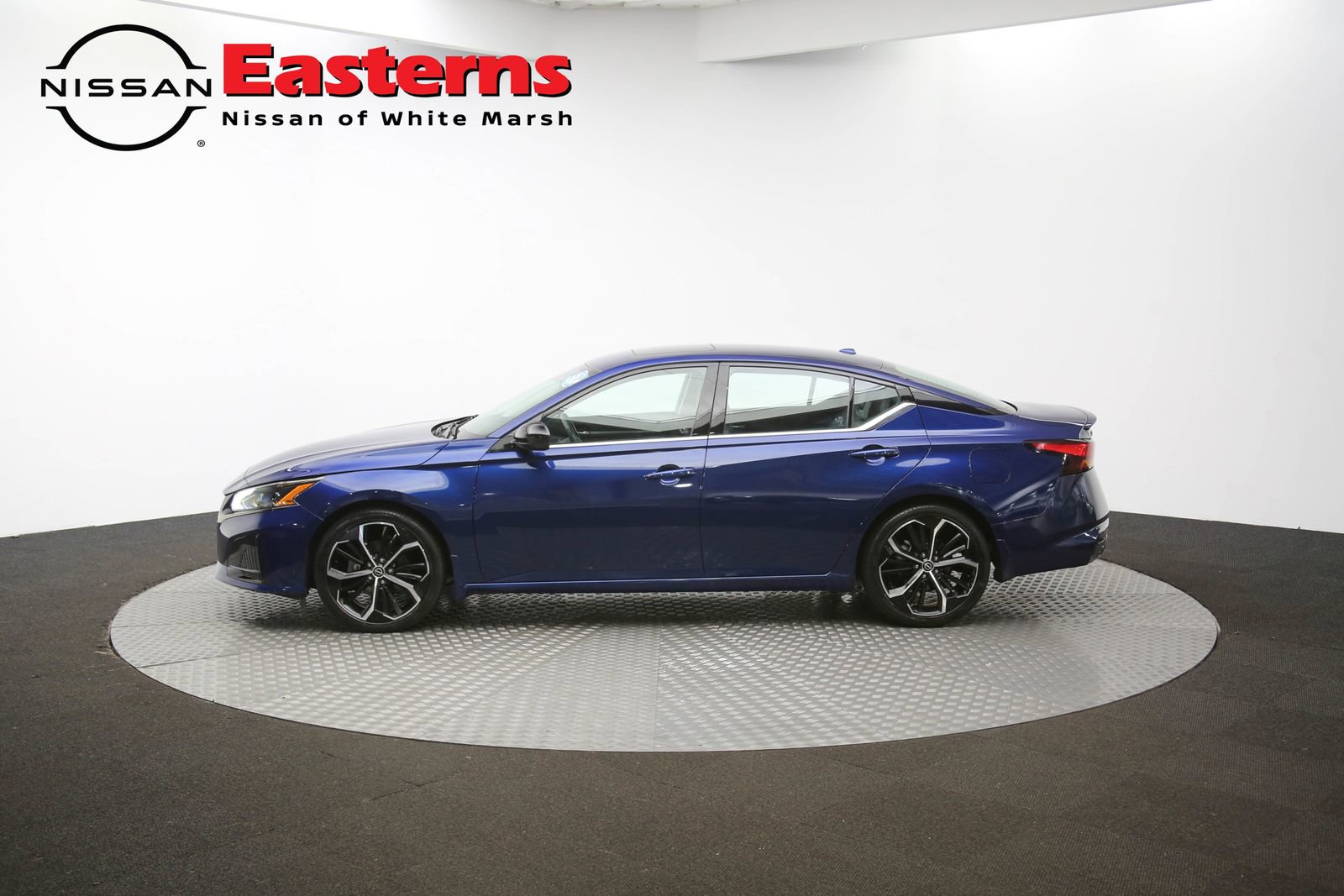 Used 2023 Nissan Altima 2.5 SR w/ SR Premium Package image 95