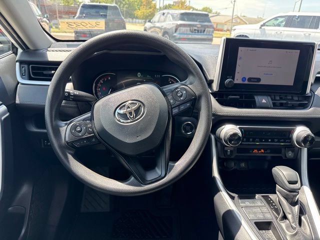 Used 2025 Toyota RAV4 XLE AWD/4WD image 3