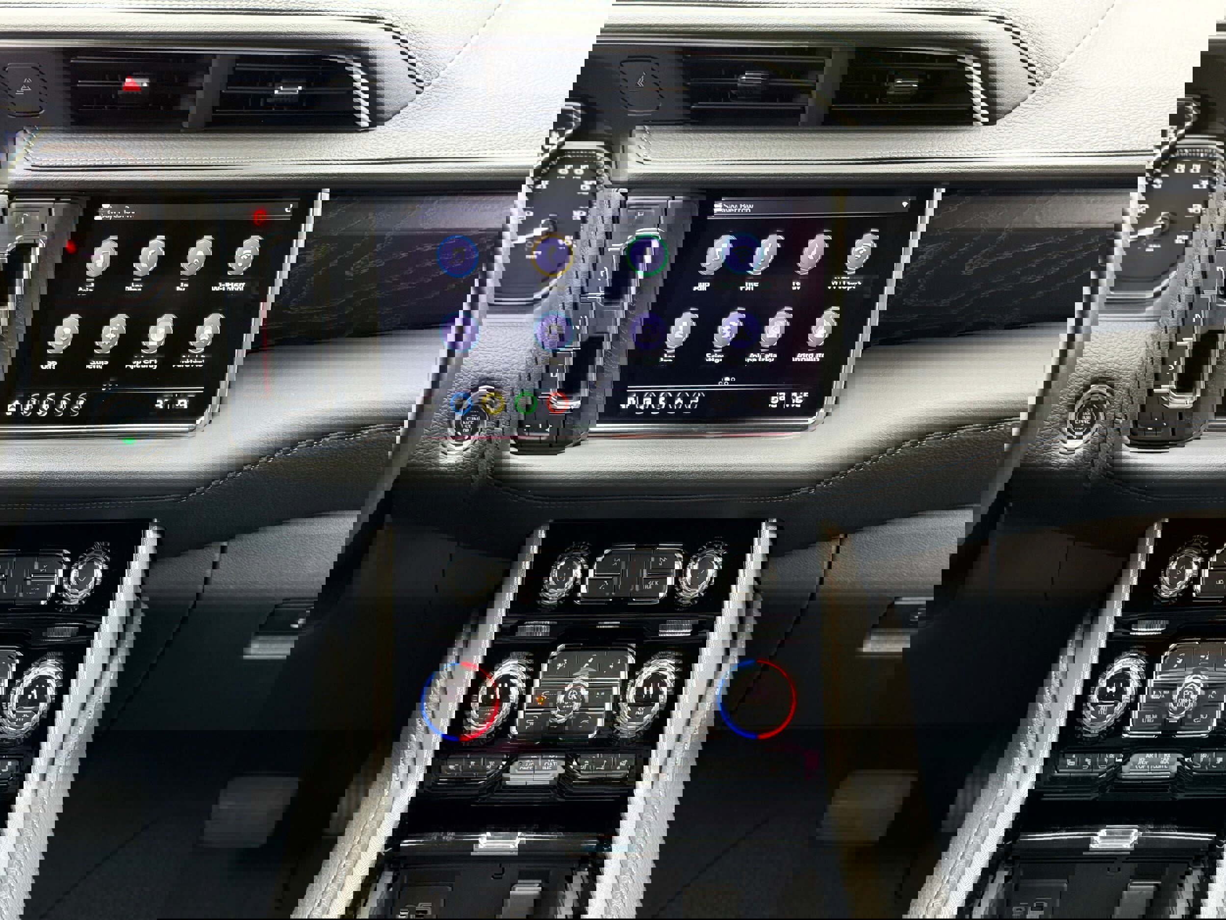 Used 2021 GMC Yukon XL Denali w/ Denali Premium Package image 18