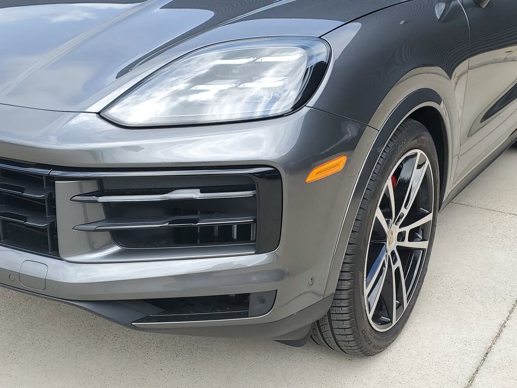 Used 2026 Porsche Cayenne S AWD/4WD image 13