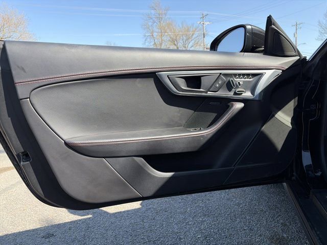 Used 2022 Jaguar F-TYPE Coupe image 13