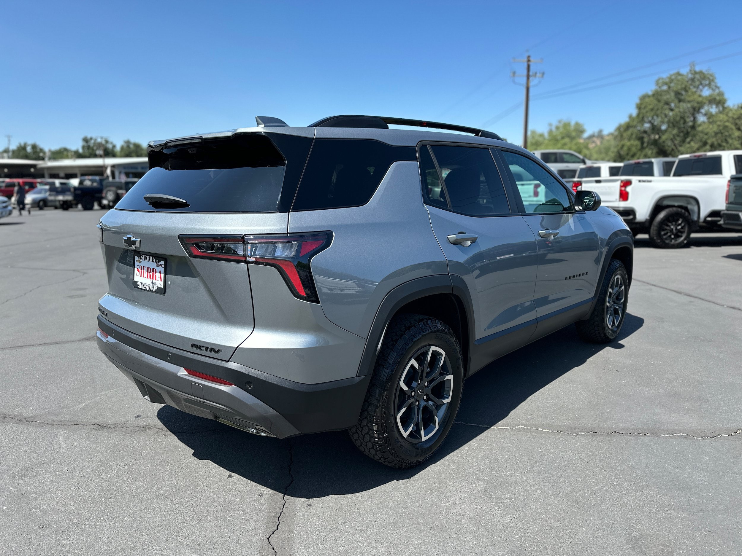 Used 2026 Chevrolet Equinox ACTIV w/ Convenience Package III FWD image 3