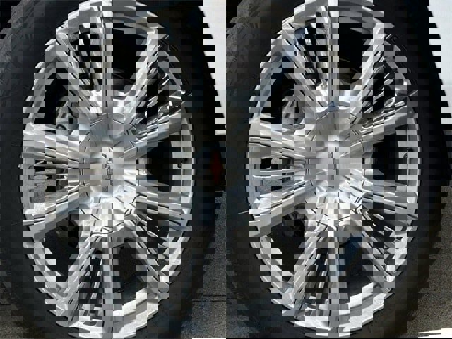 Used 2021 Chevrolet Suburban High Country image 9