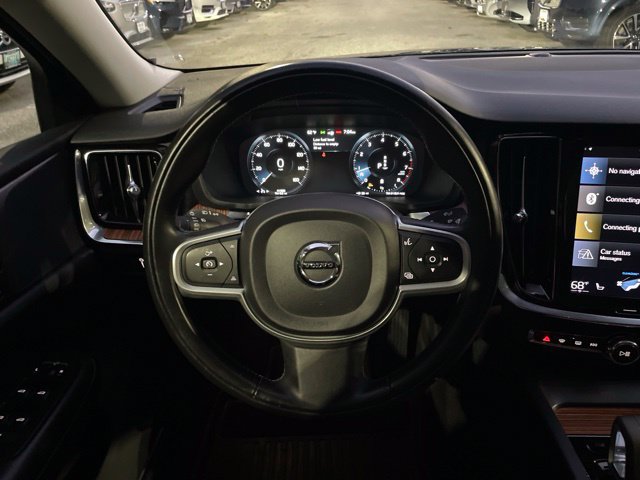 Used 2022 Volvo S60 B5 Momentum w/ Climate Package FWD image 18